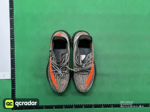 Carbon Beluga HQ7045