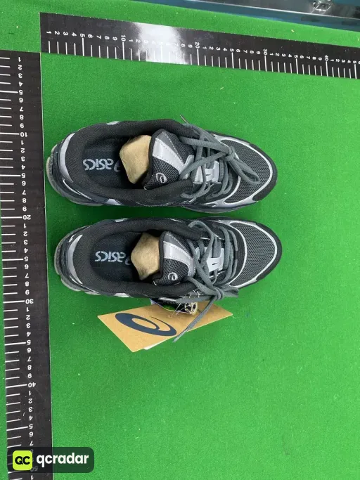 Shoe size: 41.5