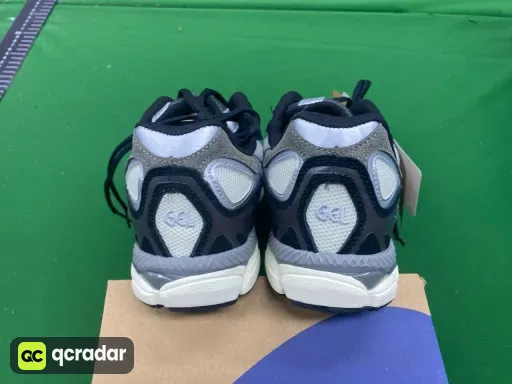 Shoe size: 42