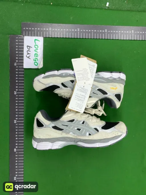 Shoe size: 45