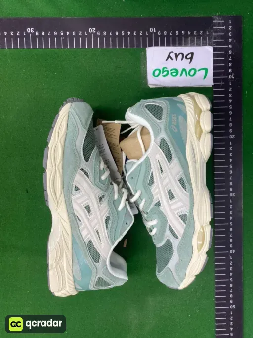 Shoe size: 42.5