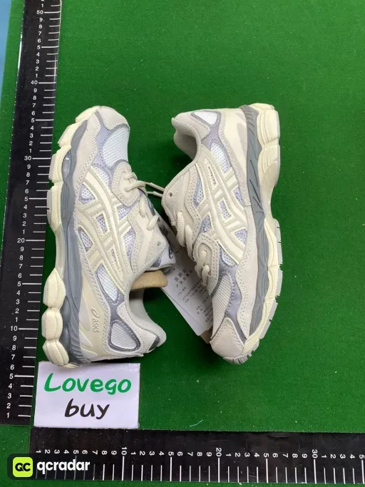 Shoe size: 39