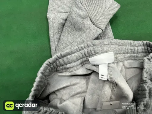 灰色裤子