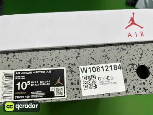 White Oreo CT8527-100