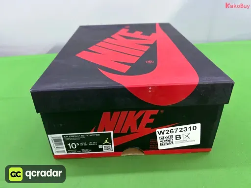款式配色:AJ1 低帮 花卉 HV8293-100