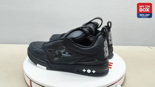Roller Skate No.6 Black Large Plum Blossom