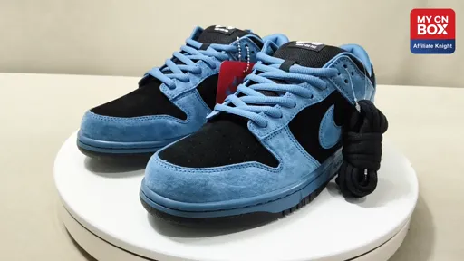 Europe Exclusive Black Blue HQ8487-400