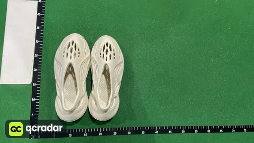 B 洞洞鞋骨白55486