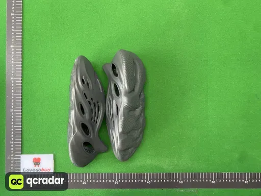 B品 洞洞鞋黑玛瑙