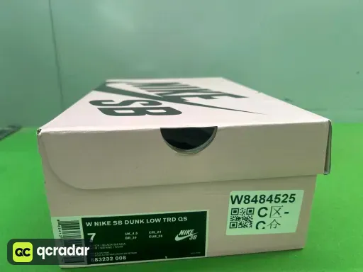 配色:VT DUNK SB黑鸽子