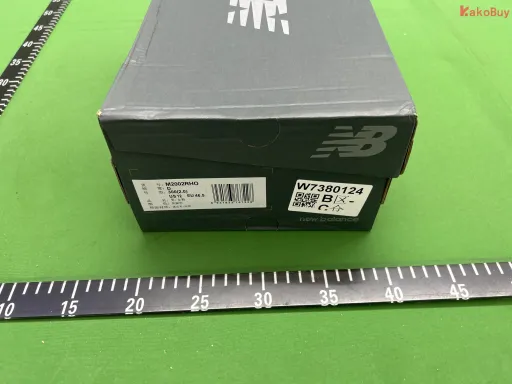 配色:总裁 NB2002R灰碳 RHO