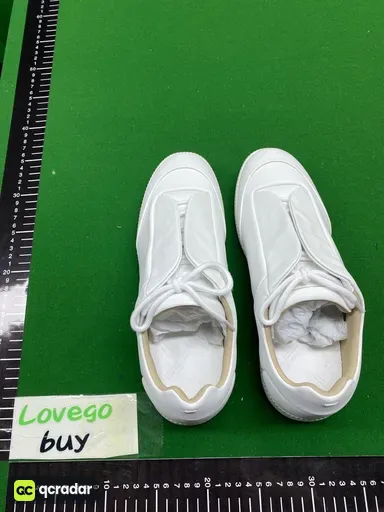 白色低帮