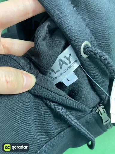 加绒黑色开衫背后大黑心