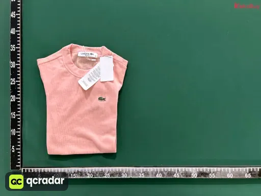 粉红色