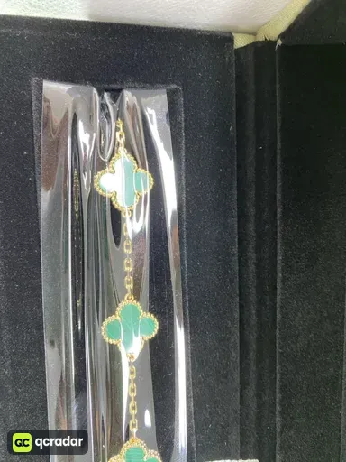 黄金色孔雀石
