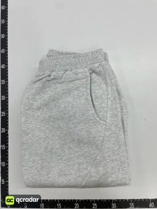 灰色