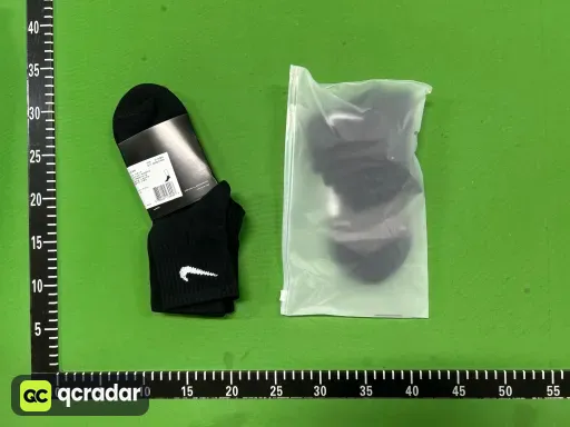 款式:一对黑色