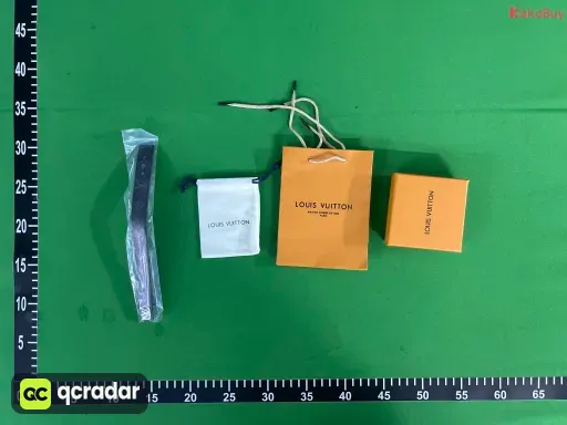 款式:白色大印花