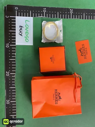 黄金色黑珐琅