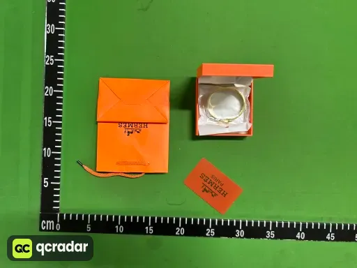 黄金色奶茶色