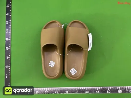 椰子拖鞋暖棕色