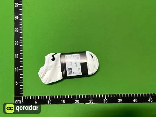 款式:three pairs of  white short