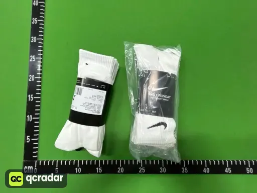 款式:three pairs of  white long