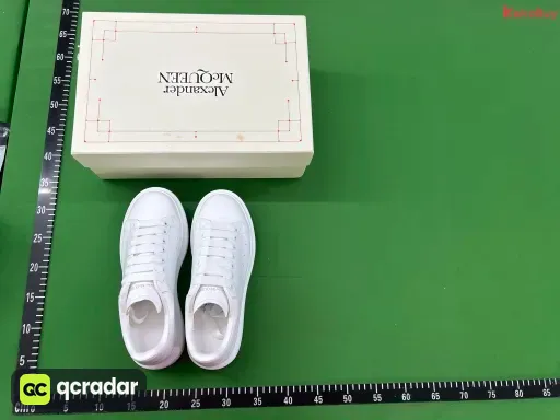 麦昆全白金字