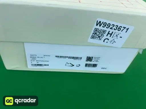 麦昆雾霾蓝尾巴