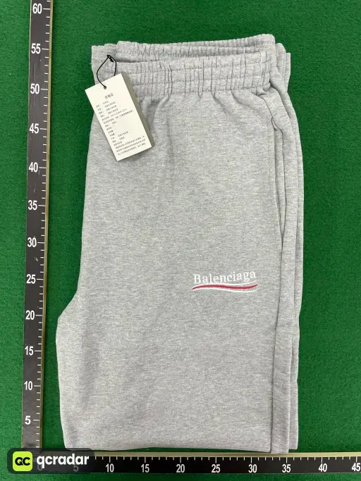 灰色