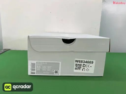 款式配色:AF1 纯白低帮CW2288-111