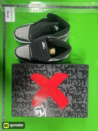 黑灰 叛逆 555088-036