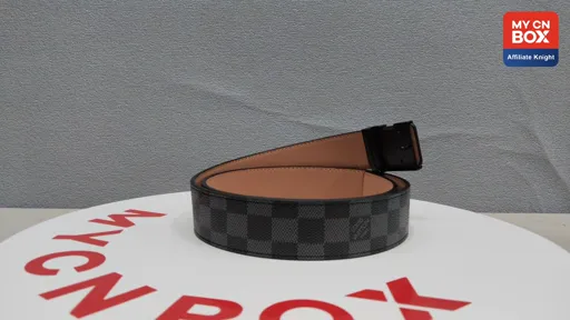 Haige Black Button