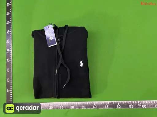 款式:衣服黑色白标
