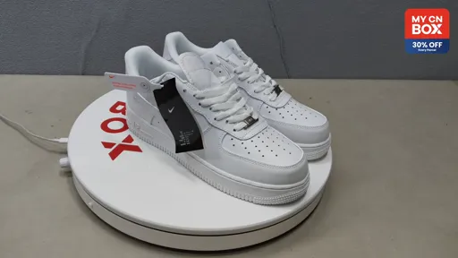 af1 white (Medium-Insane Quality)