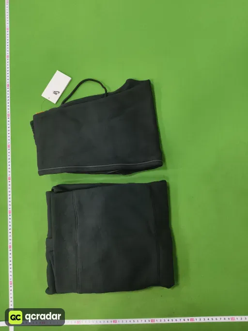 黑色套装