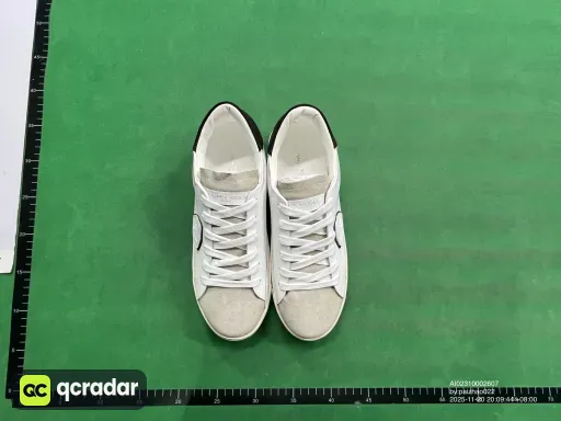 银灰色