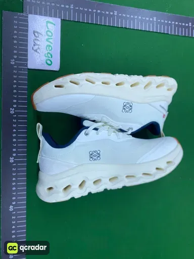 colorways: 白藏青 2代