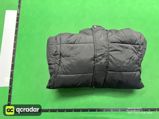 黑色Burberry羽绒服