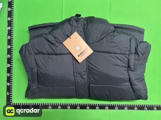 黑色Burberry羽绒服