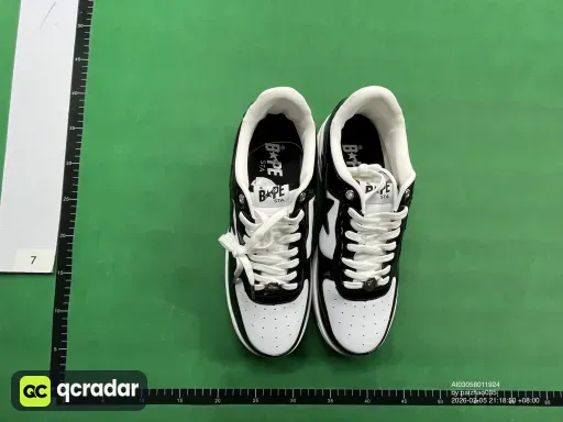 漆皮黑色