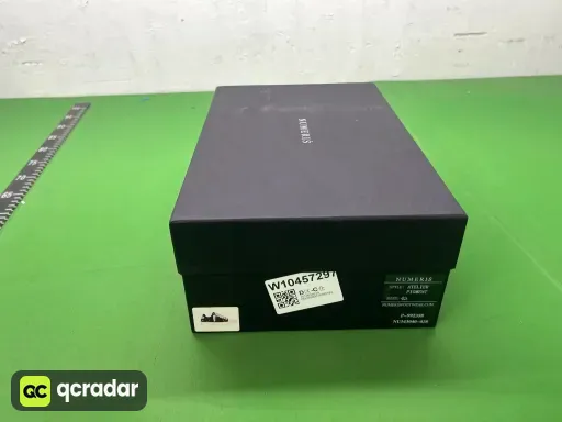 胭脂色