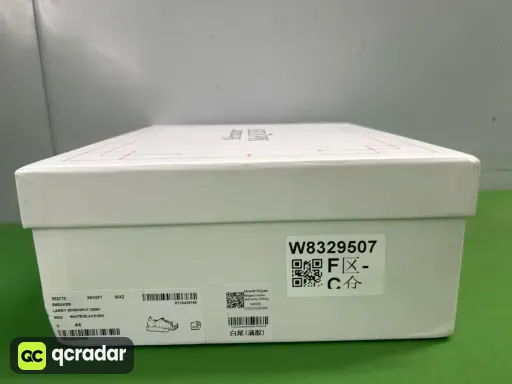 白色滴胶尾