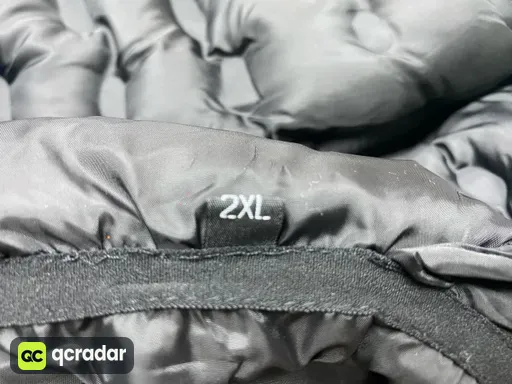 黑色连帽羽绒服（可隐藏）（无质量问题不退不换）
