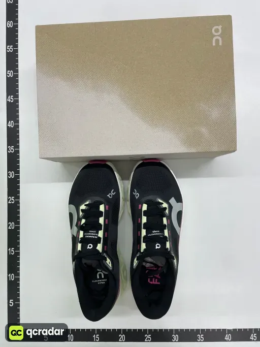 白黑绿紫