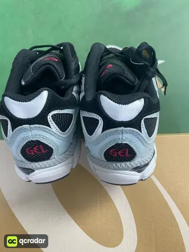 1203A383-003 Black Grey