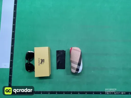 黑框黑片