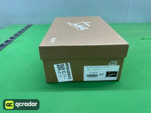 款式:黑色皮面