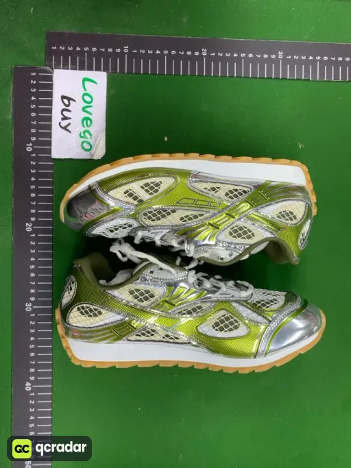 Color matching: 755915V2X402848橄榄绿