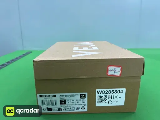 配色:白灰 CP052429